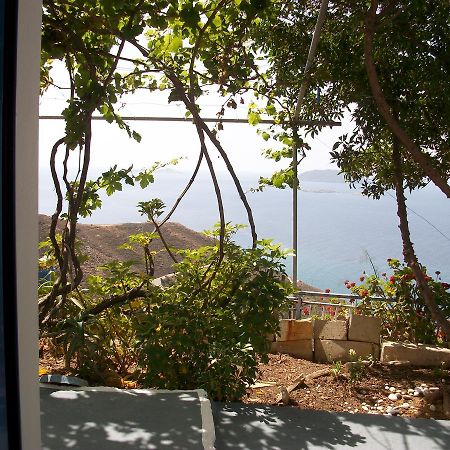 Floras Rooms And Studios Anafi Exterior foto