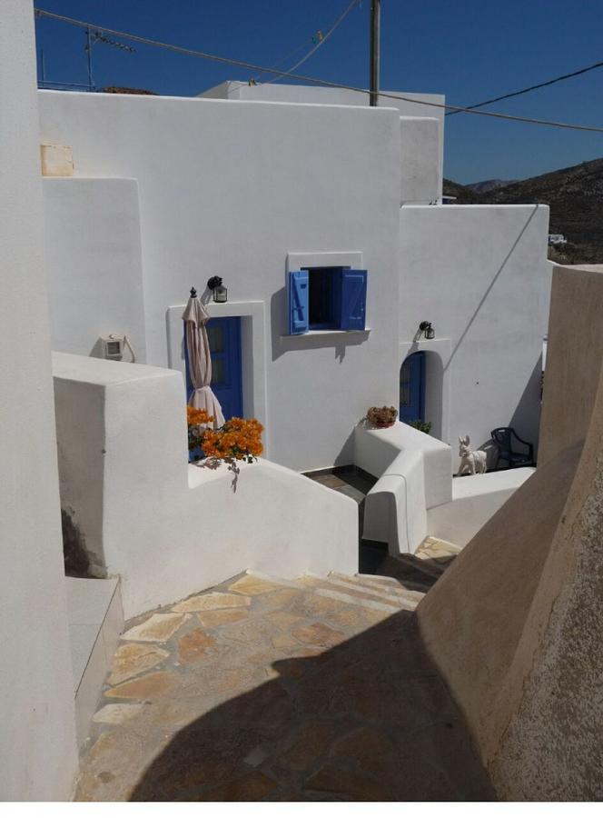 Floras Rooms And Studios Anafi Exterior foto