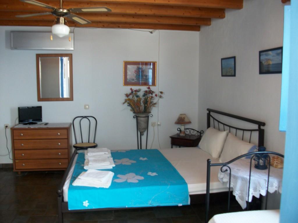 Floras Rooms And Studios Anafi Exterior foto